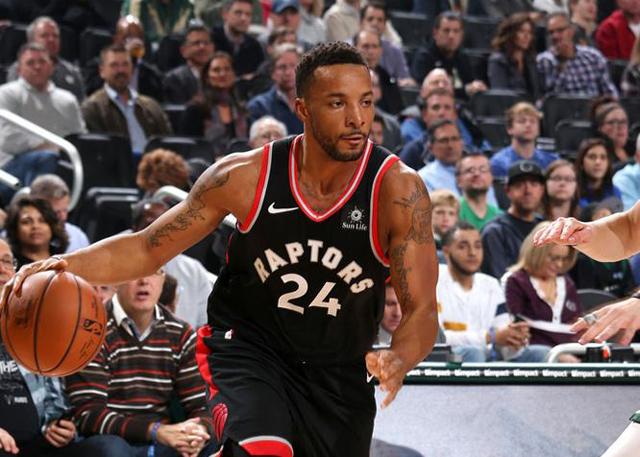 年龄曲线与 年龄曲线与